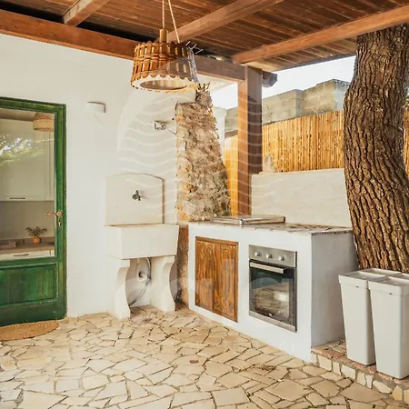 Trullo Tesoro - By Cala Salento טורה לפילו